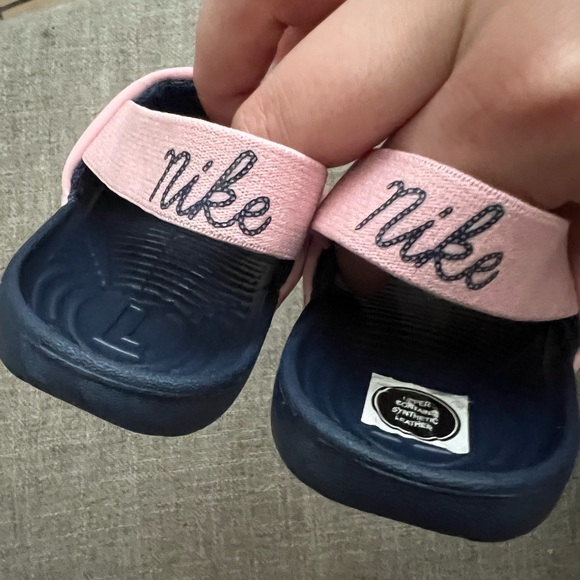 RUN SMALL baby girl NIKE slides - Picture 2 of 6